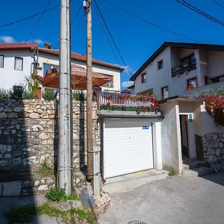 Modern Studio Apartment In The Old Town Szarajevó Kültér fotó