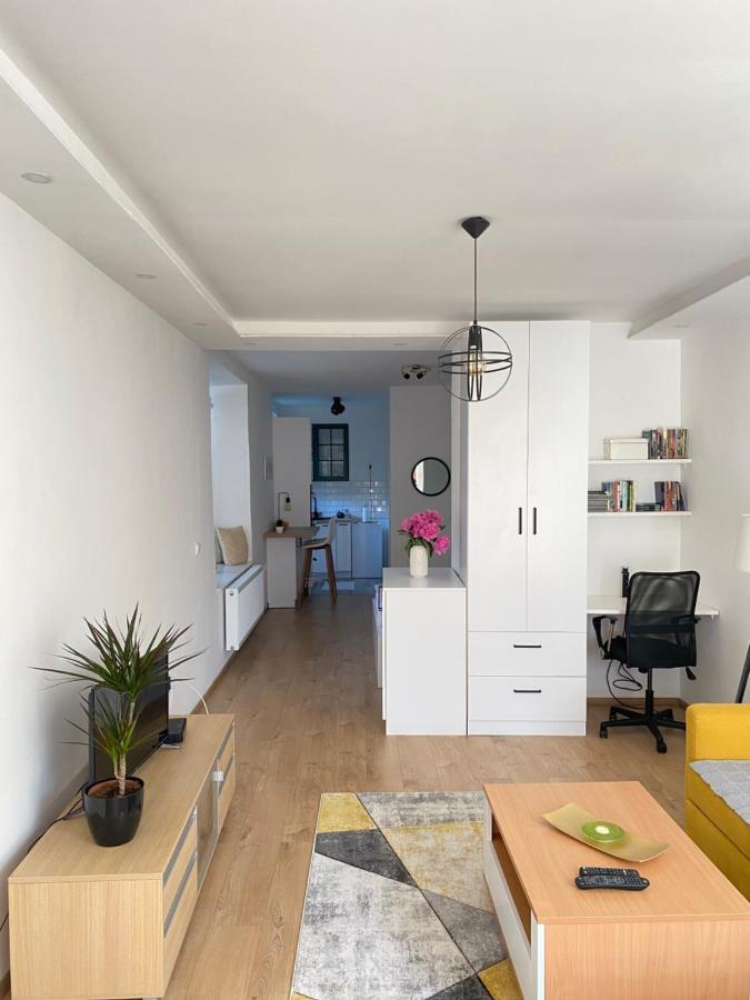 Modern Studio Apartment In The Old Town Szarajevó Kültér fotó