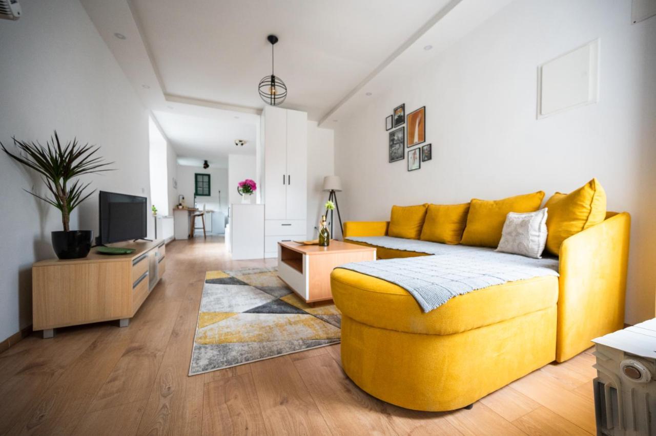 Modern Studio Apartment In The Old Town Szarajevó Kültér fotó